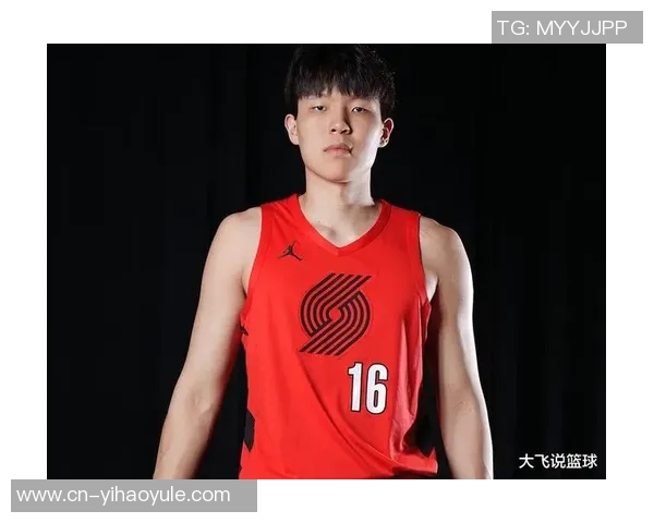 杨瀚森谈G联赛经历：被亚当斯一推就倒地更爱推腰的比赛风格