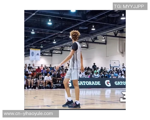 第三节对决火花四射伦纳德狂砍19分拉梅洛鲍尔也不甘示弱斩获13分